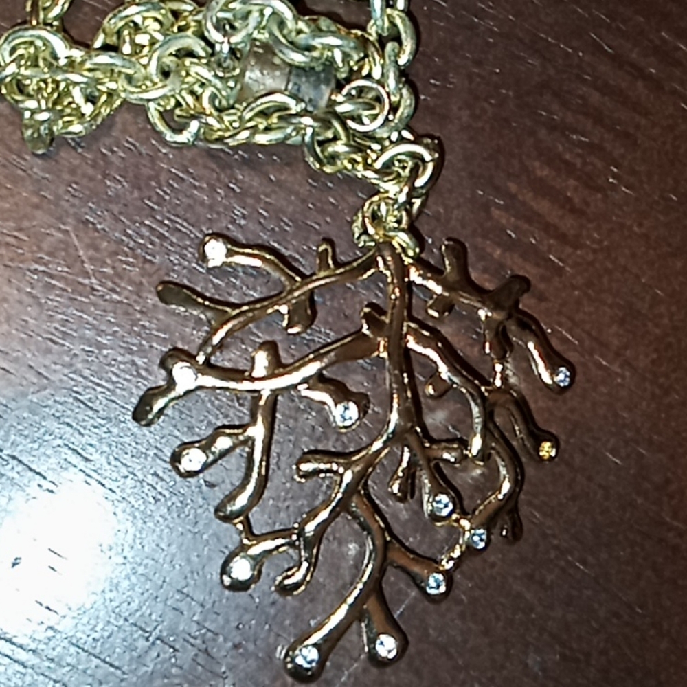 Goldstone Paloma Picasso olive leaf necklace